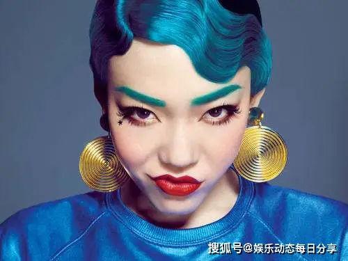 娱乐圈吃瓜小眼睛歌手,揭秘“吃瓜小眼睛歌手”的成名之路 第3张 娱乐圈吃瓜小眼睛歌手,揭秘“吃瓜小眼睛歌手”的成名之路 第3张