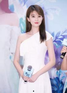 娱乐吃瓜酱乔欣,从“娱乐吃瓜酱”到人气小花,她的蜕变之路 第3张 娱乐吃瓜酱乔欣,从“娱乐吃瓜酱”到人气小花,她的蜕变之路 第3张