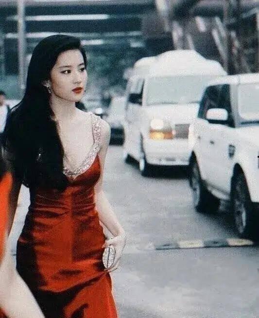 娱乐圈吃瓜爆料患病的女明星,揭秘患病女明星的幕后故事 第2张 娱乐圈吃瓜爆料患病的女明星,揭秘患病女明星的幕后故事 第2张